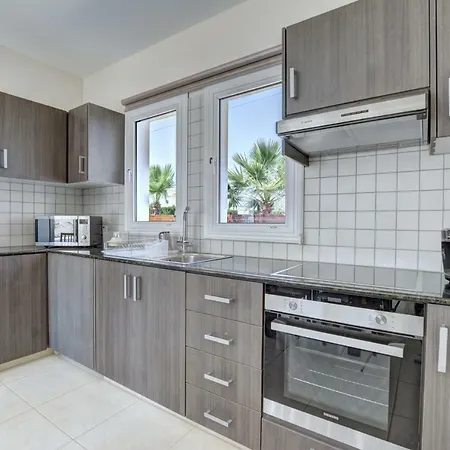 Nissi Gold Villa *